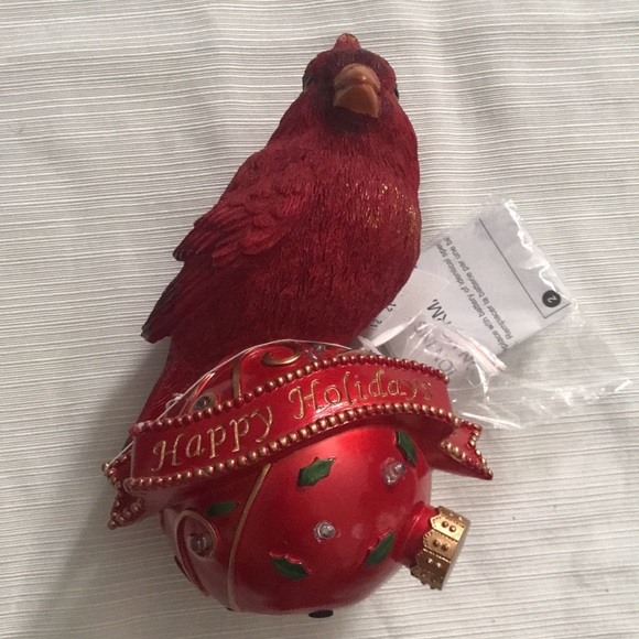 Brand new Hallmark happy holiday Table Decor - Picture 1 of 4